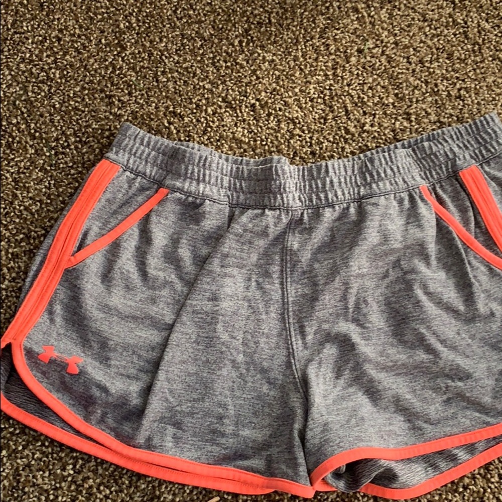 Loose fit, heat gear shorts